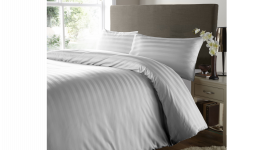 Hotel double linens in white rigid and firm tissue
